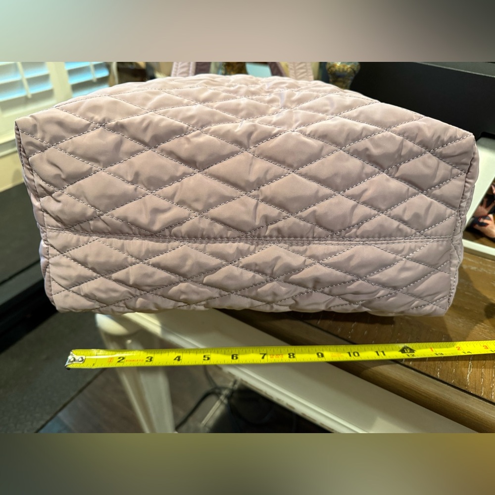 Girlfriend Gear Collection XIIX Lavender Quilted Tote Bag 13”-17”L x 12”H NWOT - Picture 8 of 16